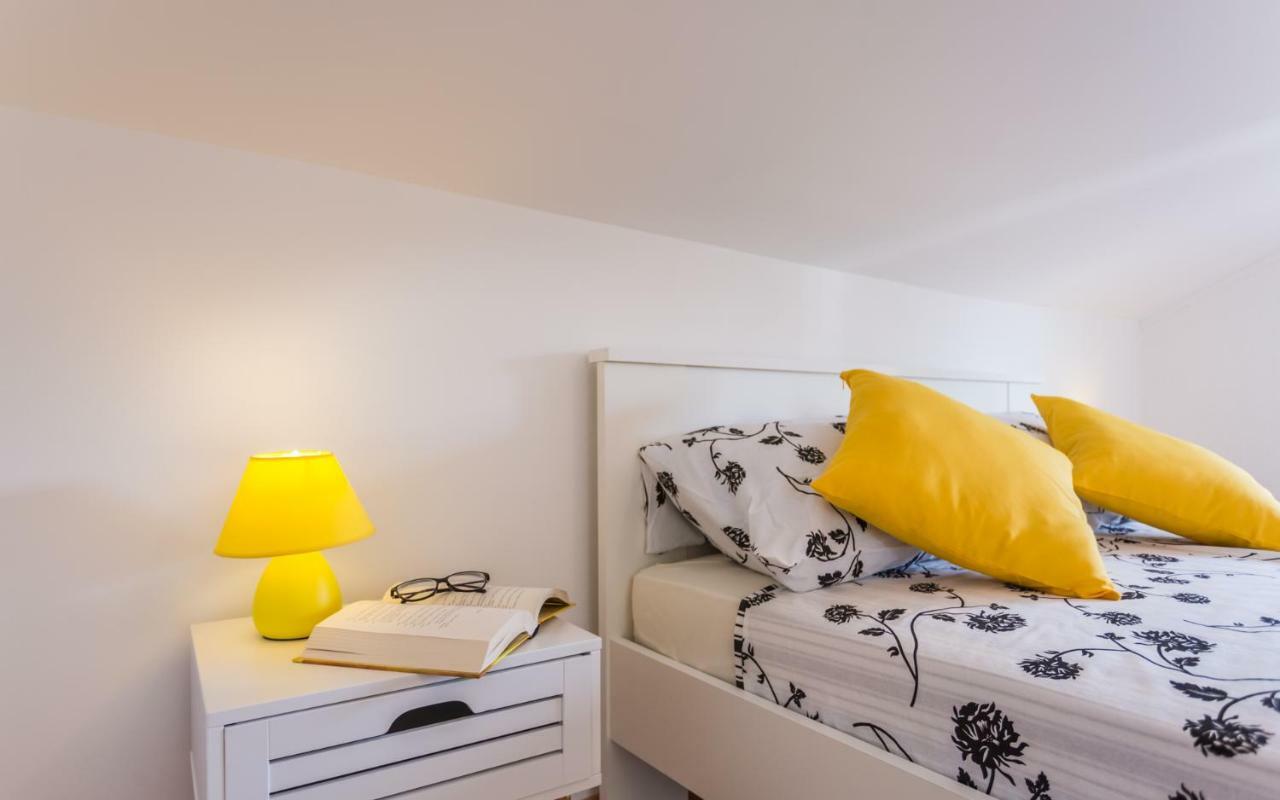 Apartment Deni Krk Town Luaran gambar