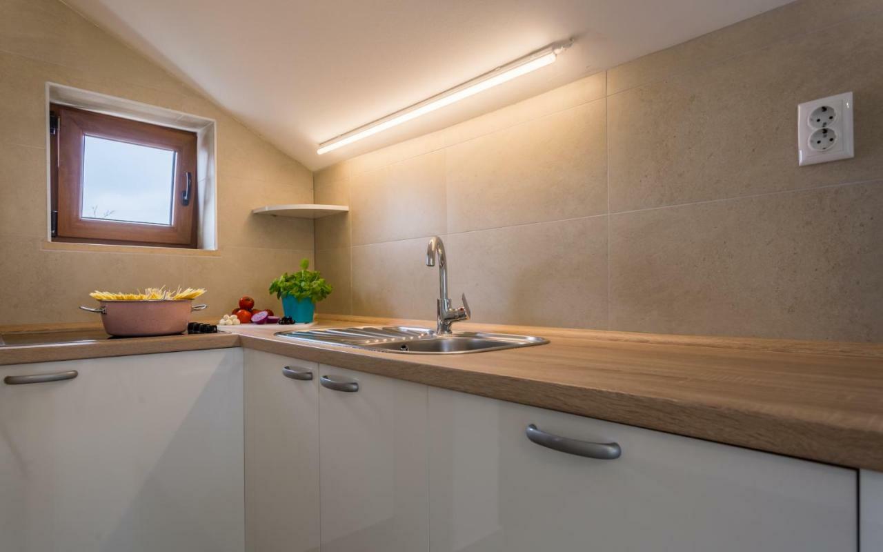 Apartment Deni Krk Town Luaran gambar